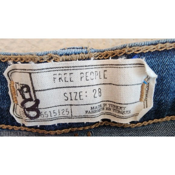 Free People Embroidered Bird Raw Hem Skinny Jeans Sz 28 Peacock Floral - Picture 9 of 15